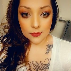 Meet your Posher, Isela